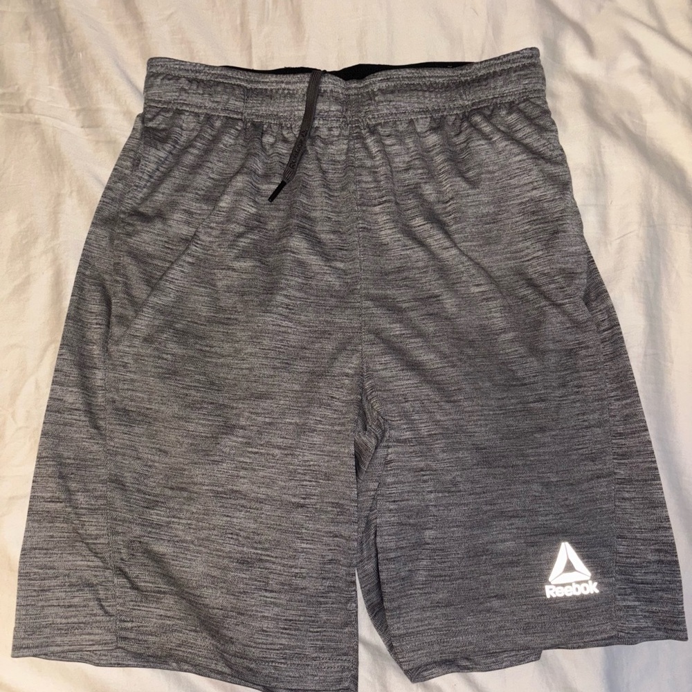 Reebok Men’s Gray Athletic Shorts Medium | Drawstring Performance Shorts